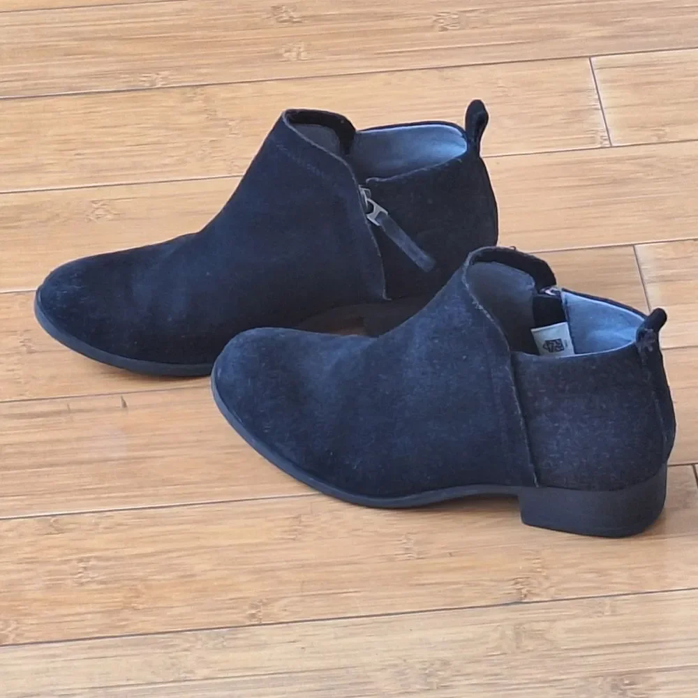 TOMS Deia Side-Zipper Woolen Suede Booties Black Comfy size 7 Women's